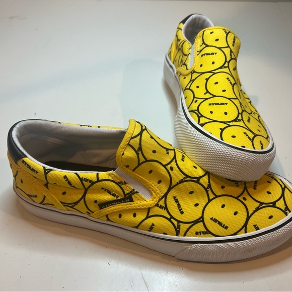 Airwalk Women’s 9.5 NEW slip On Smiley Face Sneakers - Picture 5 of 5